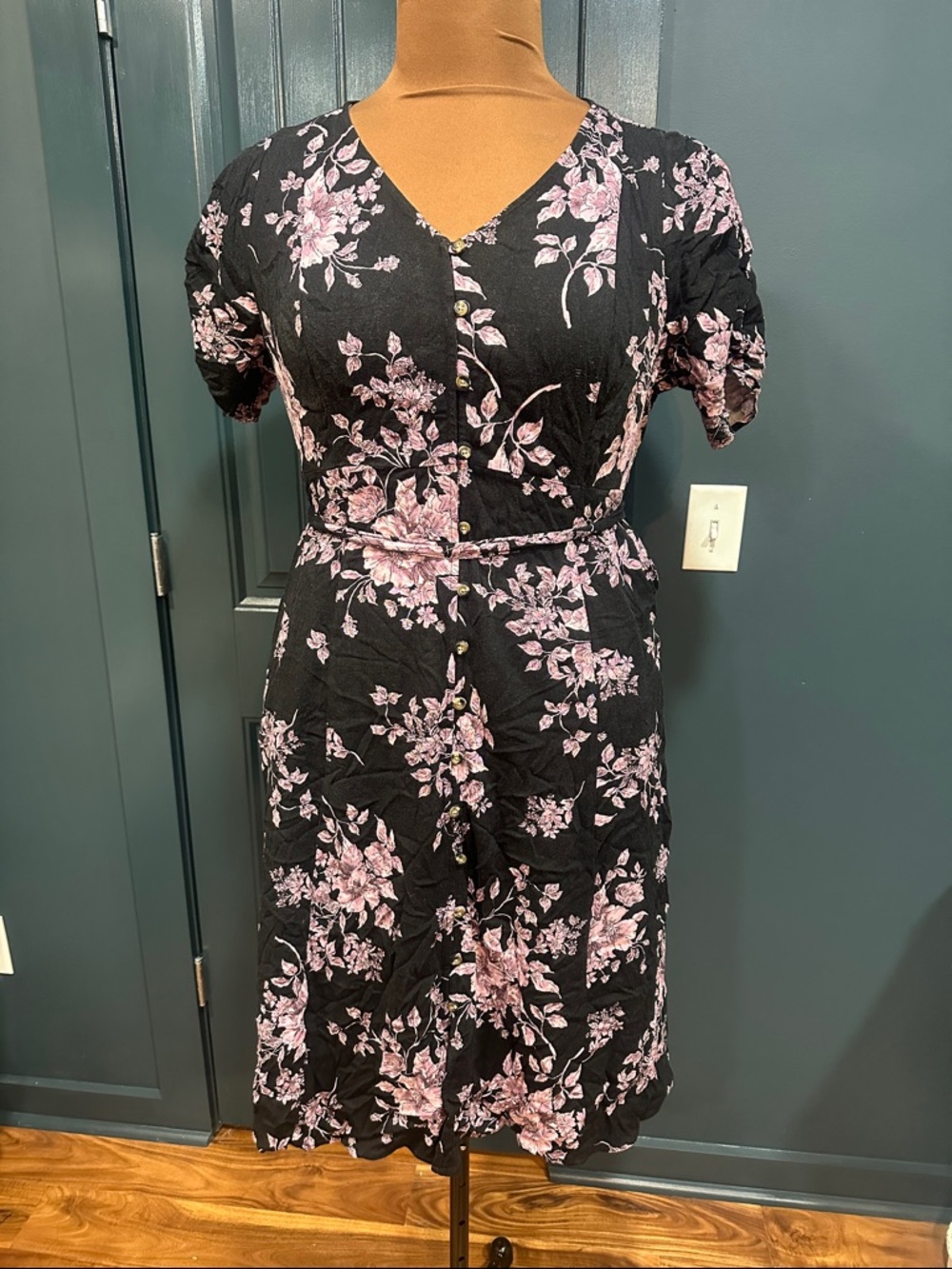Torrid Floral Button-Front Black & Pink Women’s Dress Size 1 (14-16)